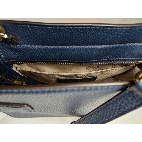 Michael Kors Hamilton Traveler Bag - EUC - Picture 3 of 8